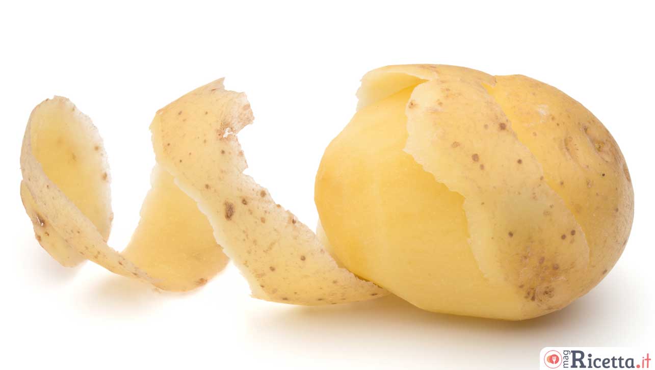 Come riciclare le bucce di patata (in cucina e non solo)